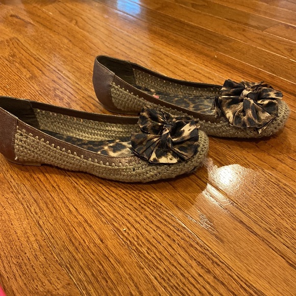 Betsey Johnson flat- Tammiee Leopard - Picture 3 of 5